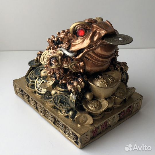 Символы- статуэтки фен шуй - жаба, Хотей, пирамида