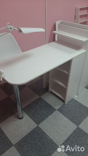 Маникюрный стол складной бу