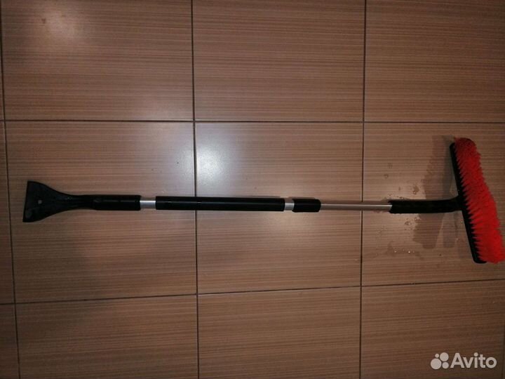 Щетка телескопическая с поворотной головкой