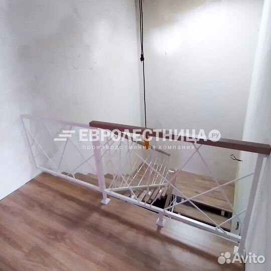 Лестница на металле