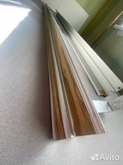 Гардина алюминиевая настенная