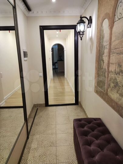 3-к. квартира, 102 м², 1/6 эт.