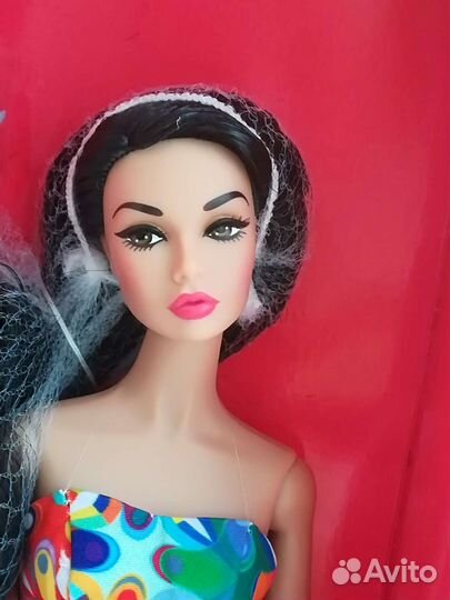 Poppy parker island time