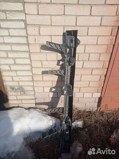 Усилитель бампера 850903860 рено дастер