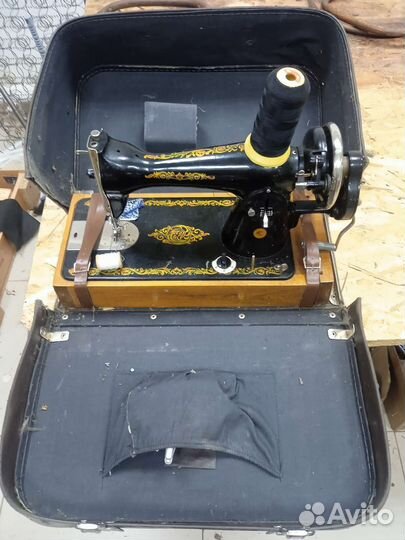 Швейная машинка 
