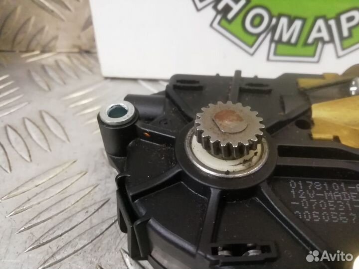 Моторчик люка Nissan Teana J31 2007г