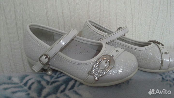 Продам туфельки для девочки