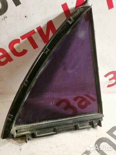 Форточка двери задняя левая Toyota Corolla седан