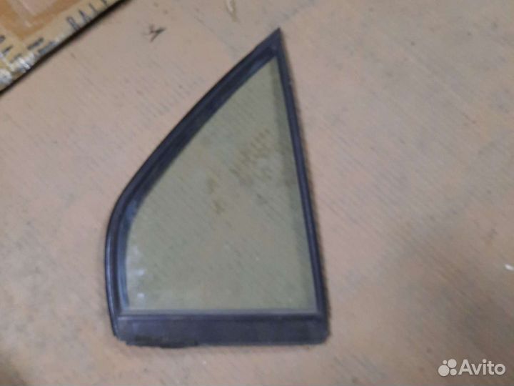 Форточка задняя правая двери на Mitsubishi lancer