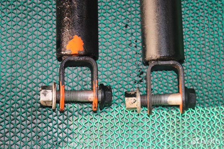 Комплект амортизаторов Chevrolet Tahoe GMT800