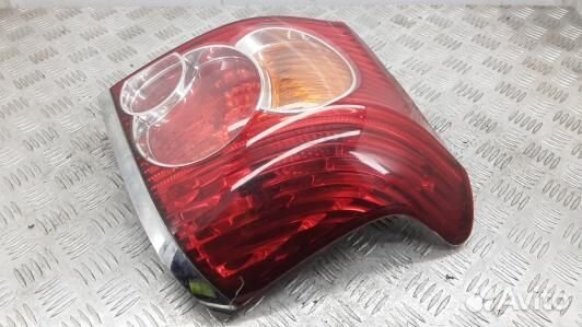 Фонарь задний правый toyota avensis T25 (93Y34MY01
