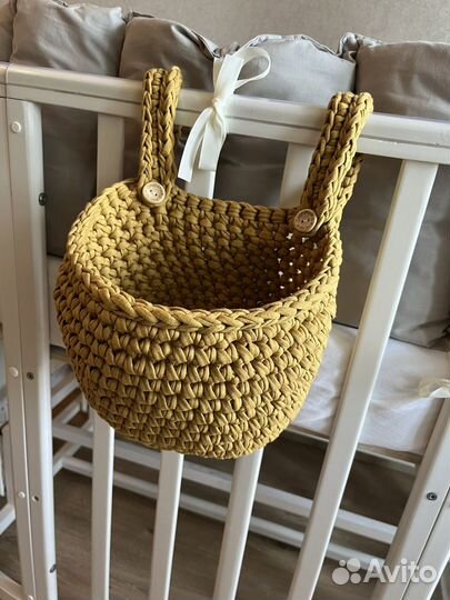 Подвесная корзинка на кроватку