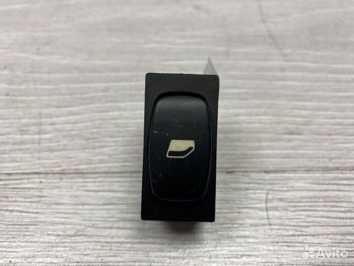 Блок управления стеклоподъемником передний правый