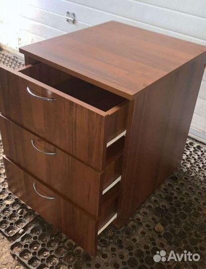 Тумба с бесплатной доставкой в отличном состоянии