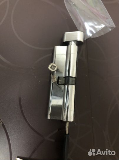 Личинка замочной скважины