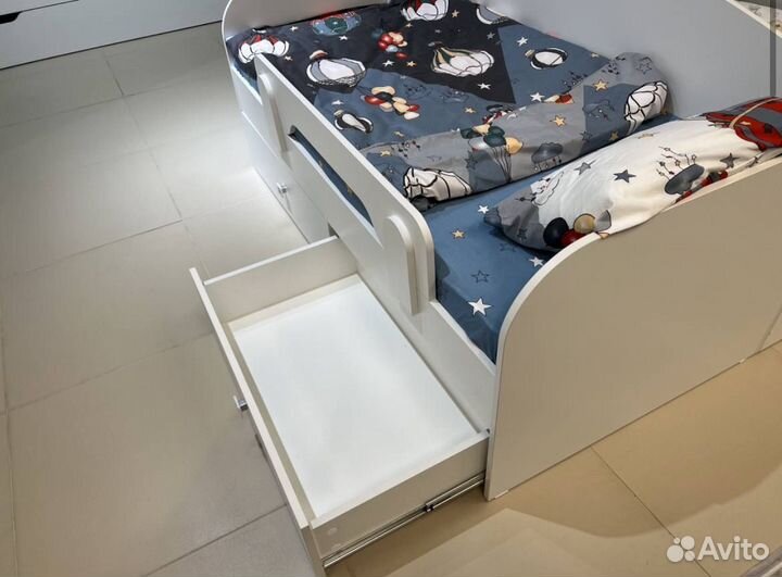 Детская кровать с ящиками новая