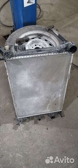 Радиатор Mercedes Benz w212