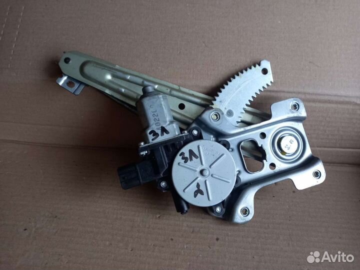 Стеклоподъемник задний левый Mitsubishi Outlander