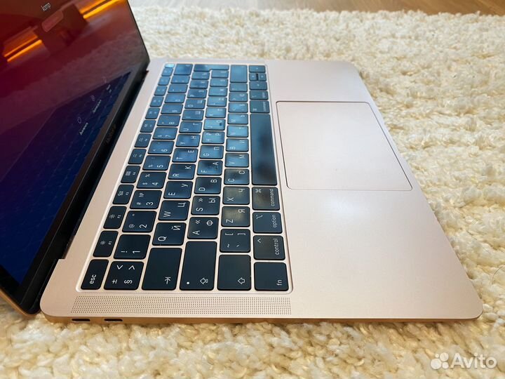 MacBook Air 2019 retina 16/256