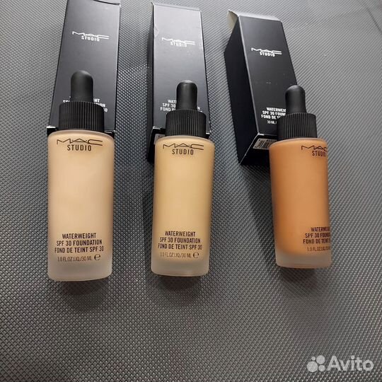 MAC тональная основа studio waterweight SPF 30