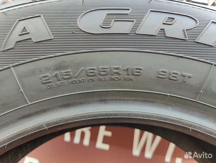 Goodyear Ultragrip 600 215/65 R16 98T