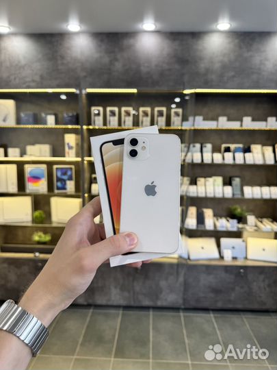 iPhone 12, 64 ГБ