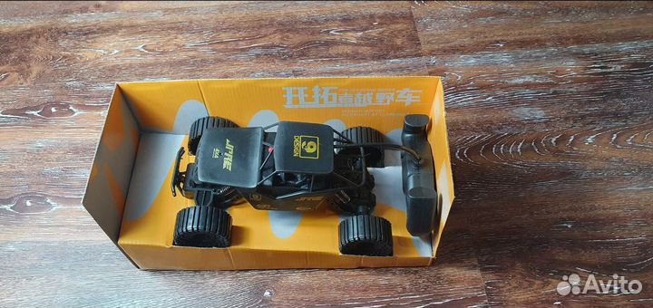 Машинка на пульте управления