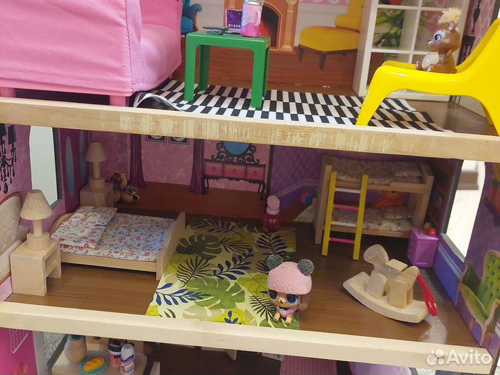 Домик кукольный с мебелью, куклами и аксессуарами