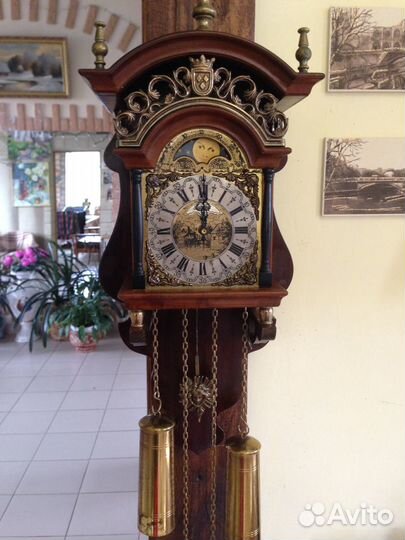 Старинные часы с лунным календарем 50 см