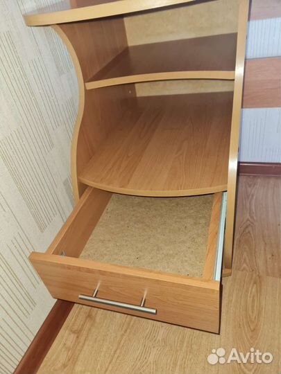 Трюмо с зеркалом