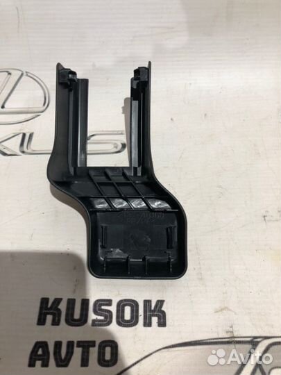 Заглушка крепления сиденья Lexus Rx 350 DBA-GGL10W