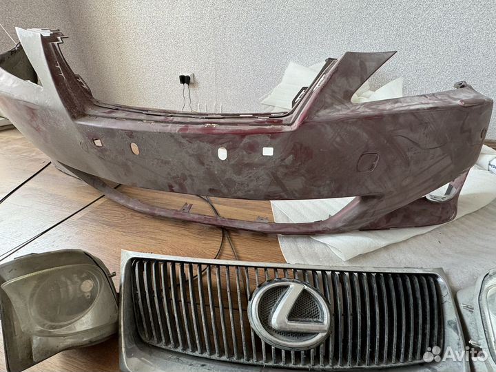 Бампер передний на lexus is 250