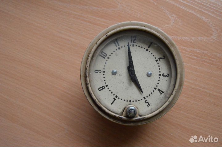 Часы автомобильные старинные СССР