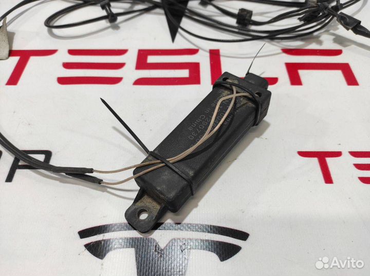 Антенна датчиков давления в шинах (tpms) Tesla
