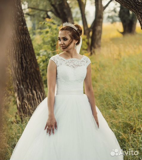 Свадебное платье 40