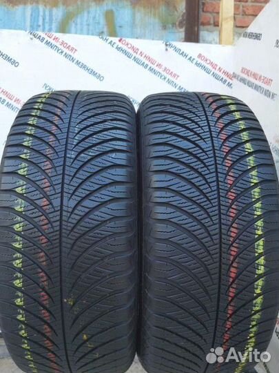 Goodyear Vector 4Seasons 235/55 R17 103V