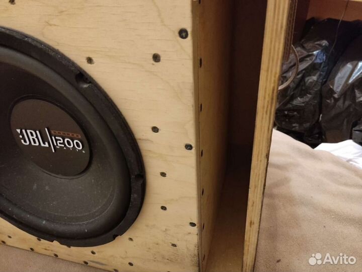 Сабвуфер JBL 1200 с коробом