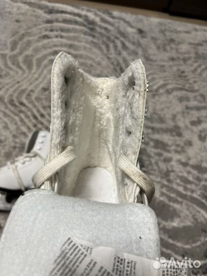 Коньки женские 38 размер