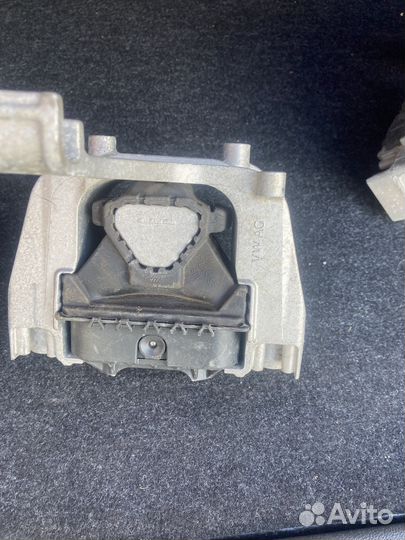 Новая оригинальная опора двигателя vag