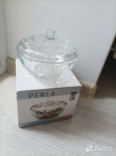 Ваза, стеклянная,с крышкой