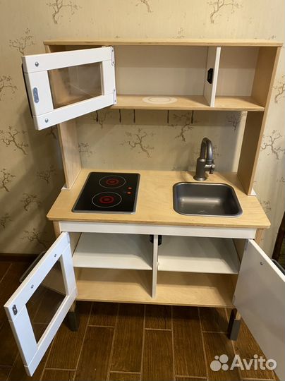 Детская кухня IKEA с посудой и едой