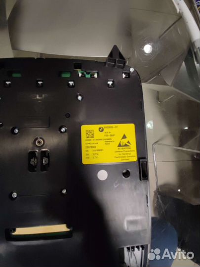 Плафон освещения и управления люком BMW G32