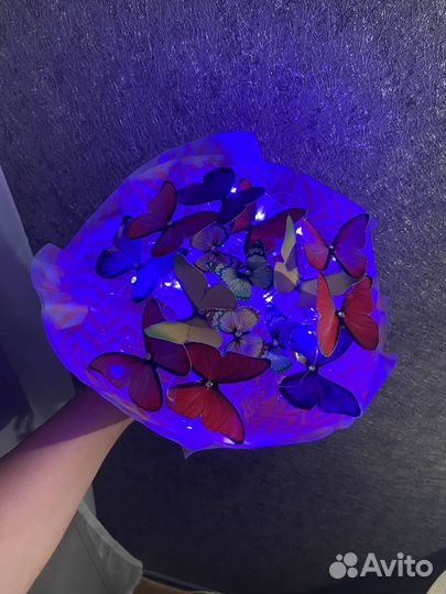 Светильник из бабочек