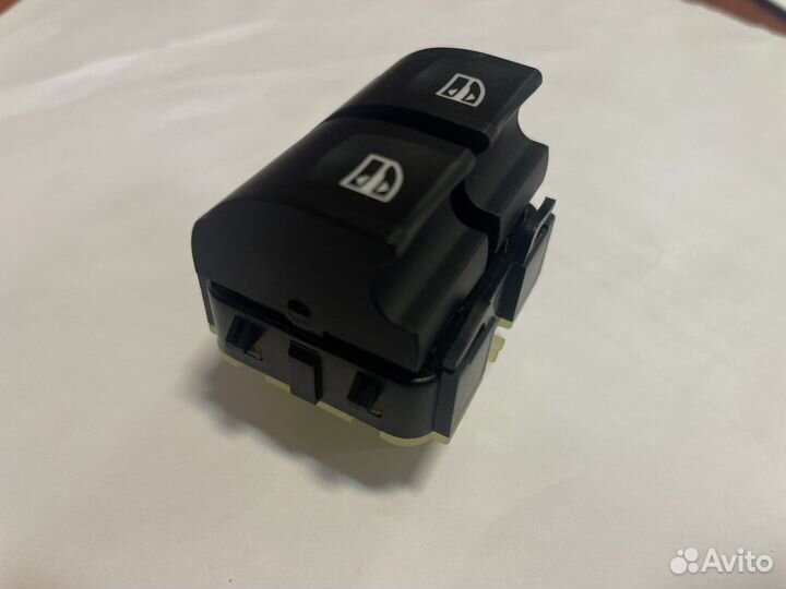 Кнопка стеклоподьемника renault logan 2