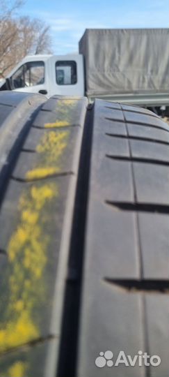 Pirelli P Zero PZ4 255/35 R19