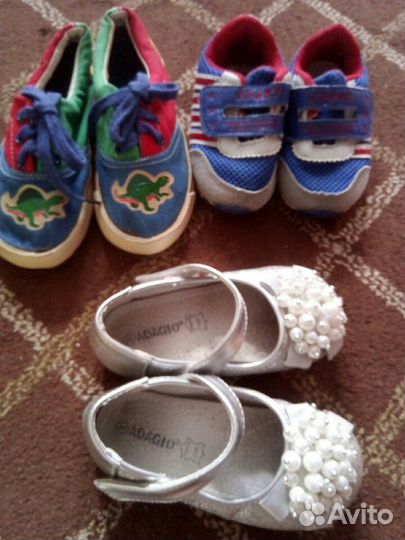 Детские вещи:чепчики,костюмч,тапки,туфли,кроссов