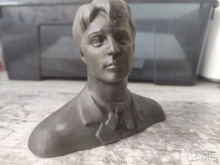 Бюст С. Есенина