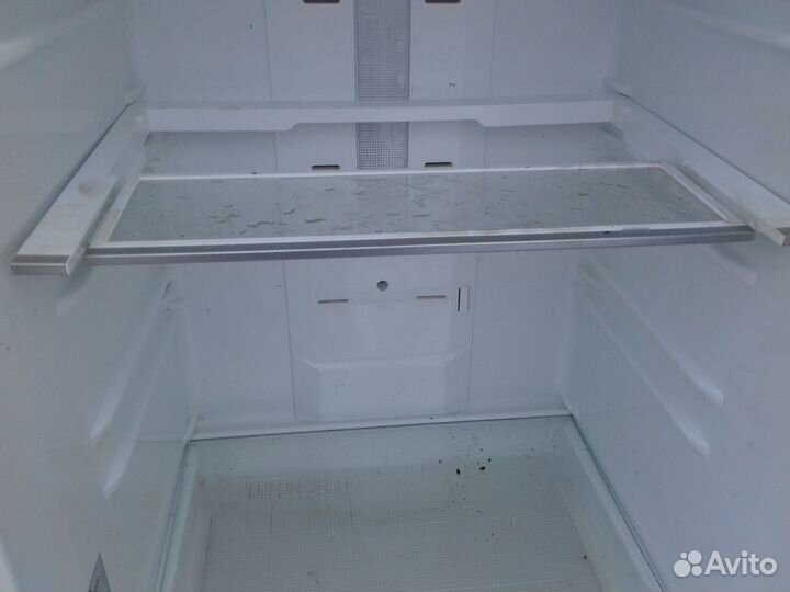 На холодильник LG полки лотки