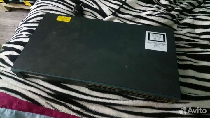 Коммутатор Cisco Catalyst WS-C2960-24TC-L