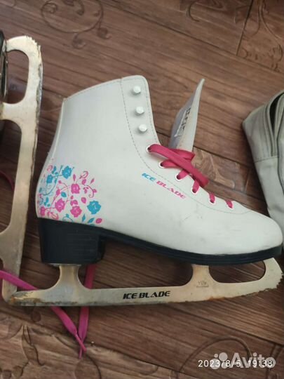 Коньки фигурные ICE blade BluePink